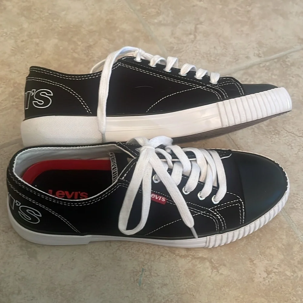 *GORGEOUS* *LIKE NEW* Levi’s Canvas Shoes Women's Size 7 - Picture 8 of 9